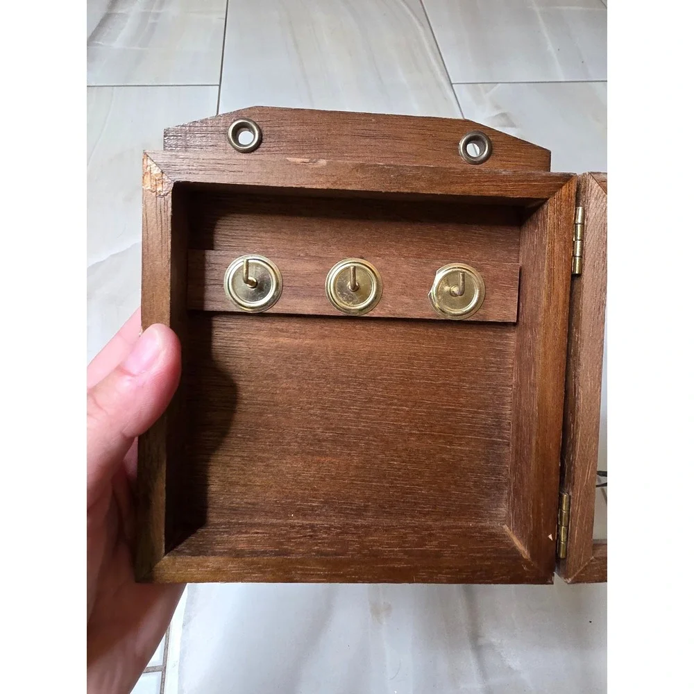 Vintage Wooden Key Holder Box Wall Mount Stained Glass Style House 3 Hooks 6in - Picture 14 of 16